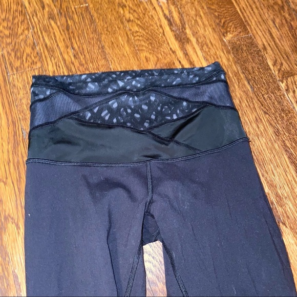 Lululemon ultra high rise leggings with design - Picture 2 of 6